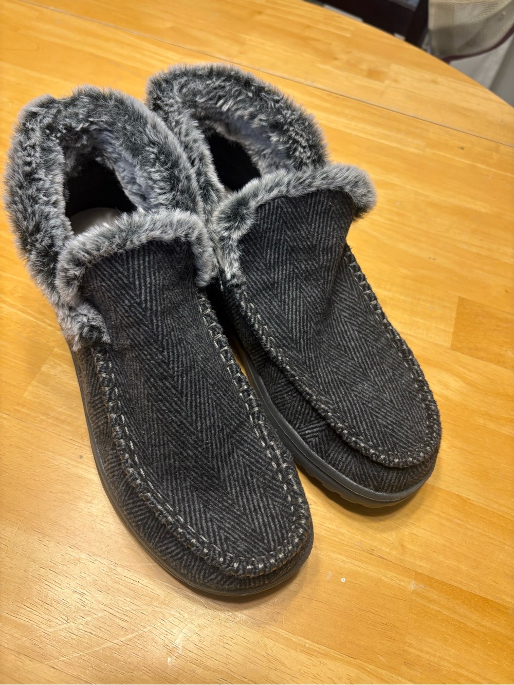 Hey Dude Women's Gray Herringbone Faux-Fur Lined Slip-Ons